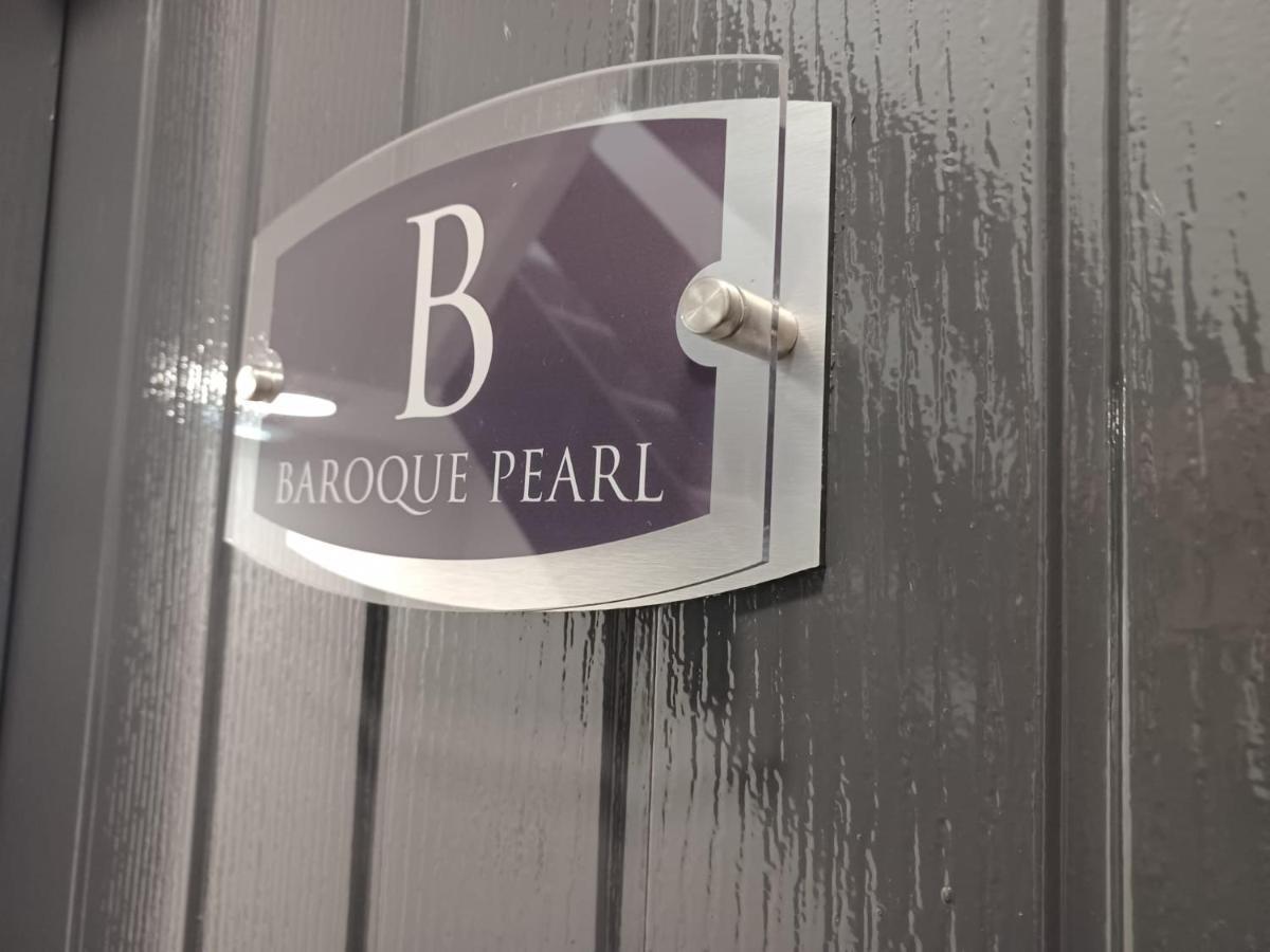 Black Pearl Luxury Apartment