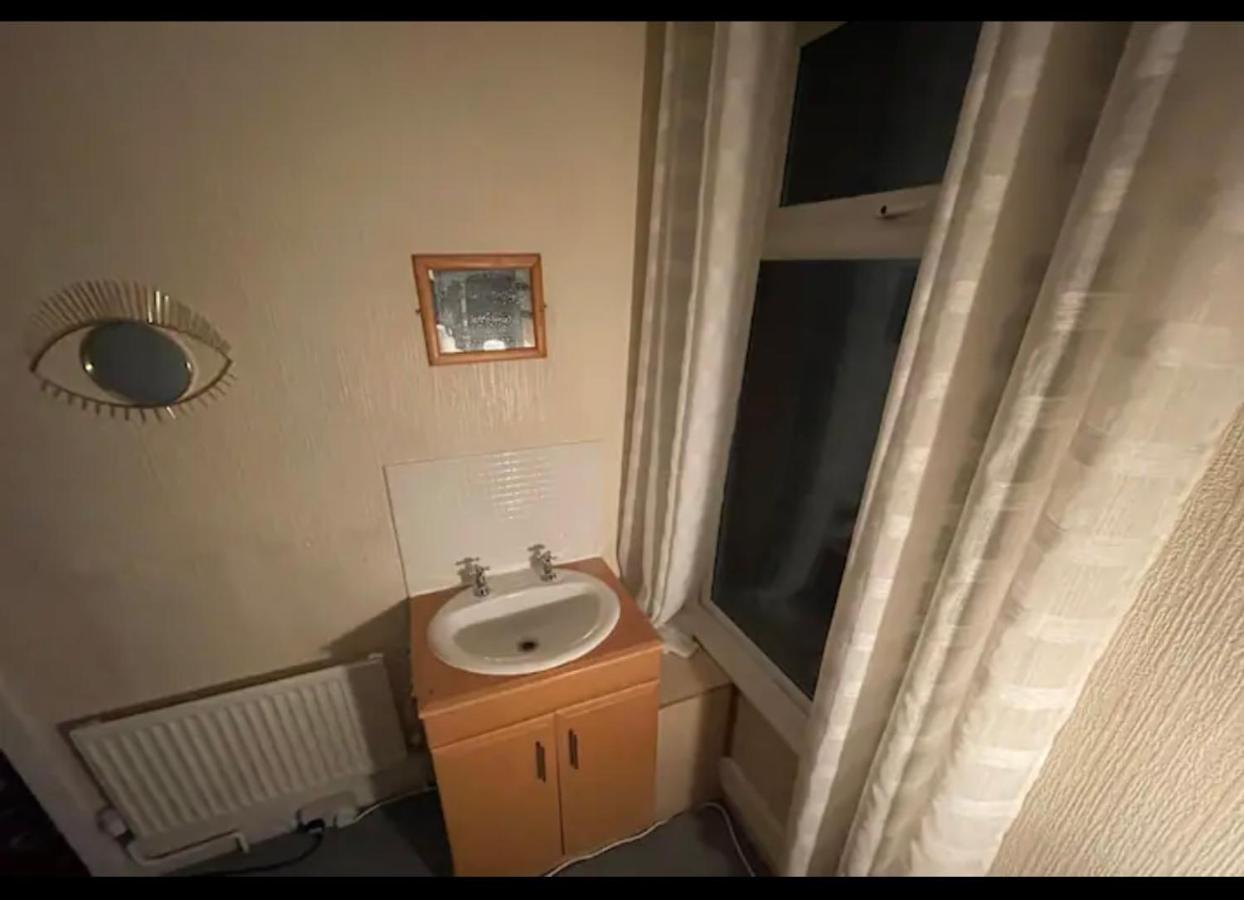 Kirkstead Guesthouse, Pet Friendly Available, Everyone Welcome Guest house *