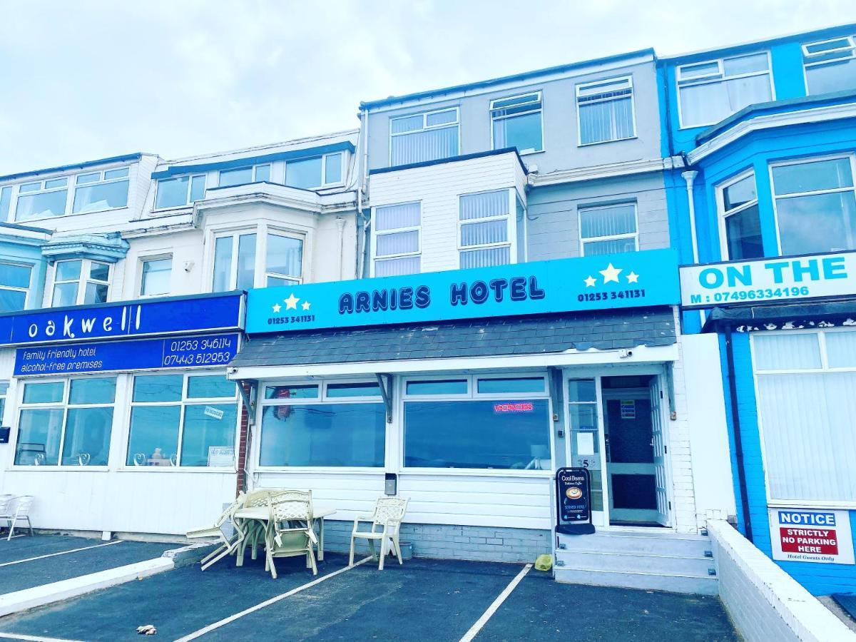 Arnies Bed & Breakfast Blackpool