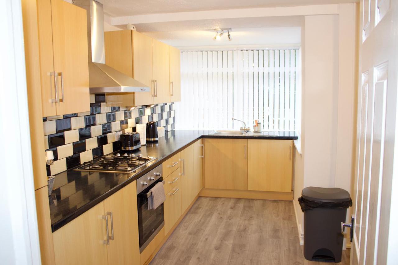 Treetops View - Cheerful & Modern In Bispham,