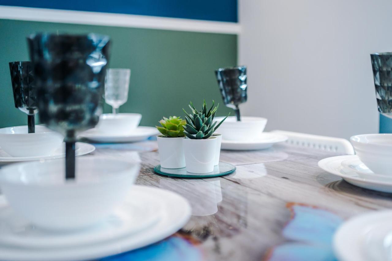 Stylish Gem - Cinema & Gym Apartment Blackpool