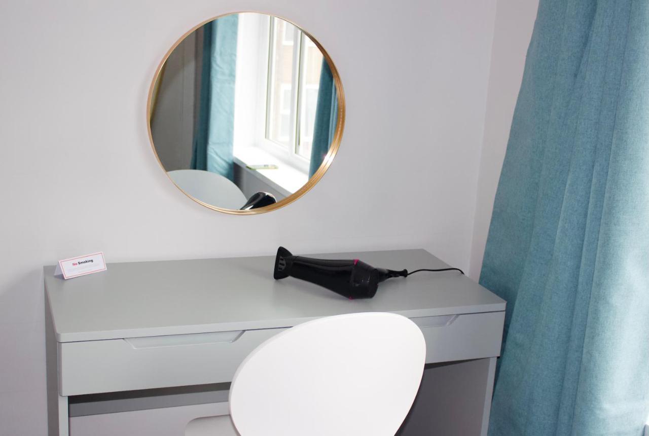 Treetops View - Cheerful & Modern In Bispham, * Blackpool