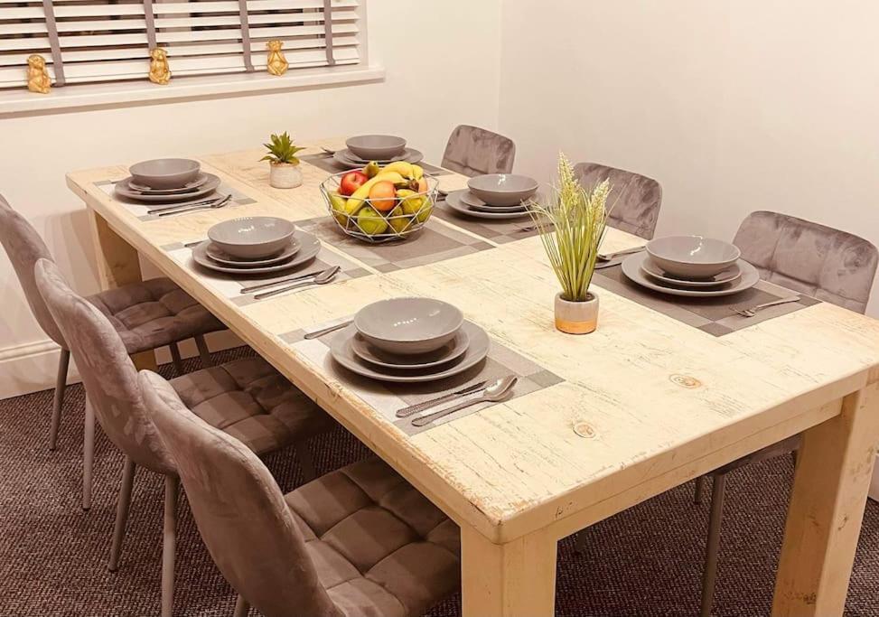 Luxury 3 Bed Sleeps 6-8