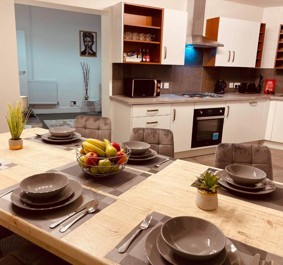 Luxury 3 Bed Sleeps 6-8 Apartment Blackpool
