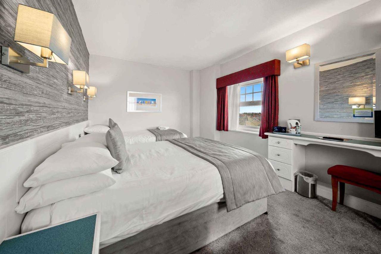Cliffs 3* Blackpool