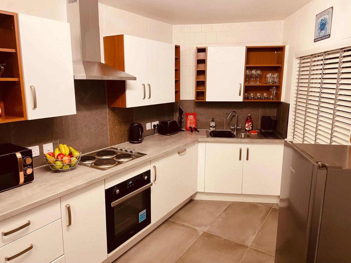 Luxury 3 Bed Sleeps 6-8 * Blackpool
