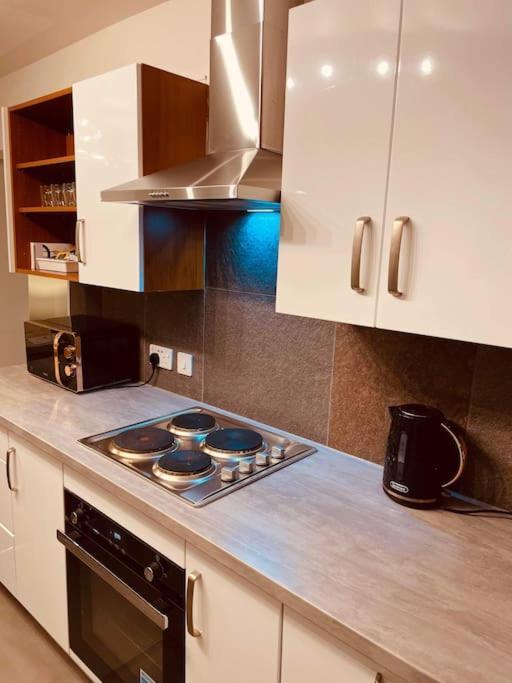 Luxury 3 Bed Sleeps 6-8 Apartment Blackpool