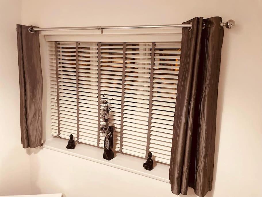 Apartment Luxury 3 Bed Sleeps 6-8 *