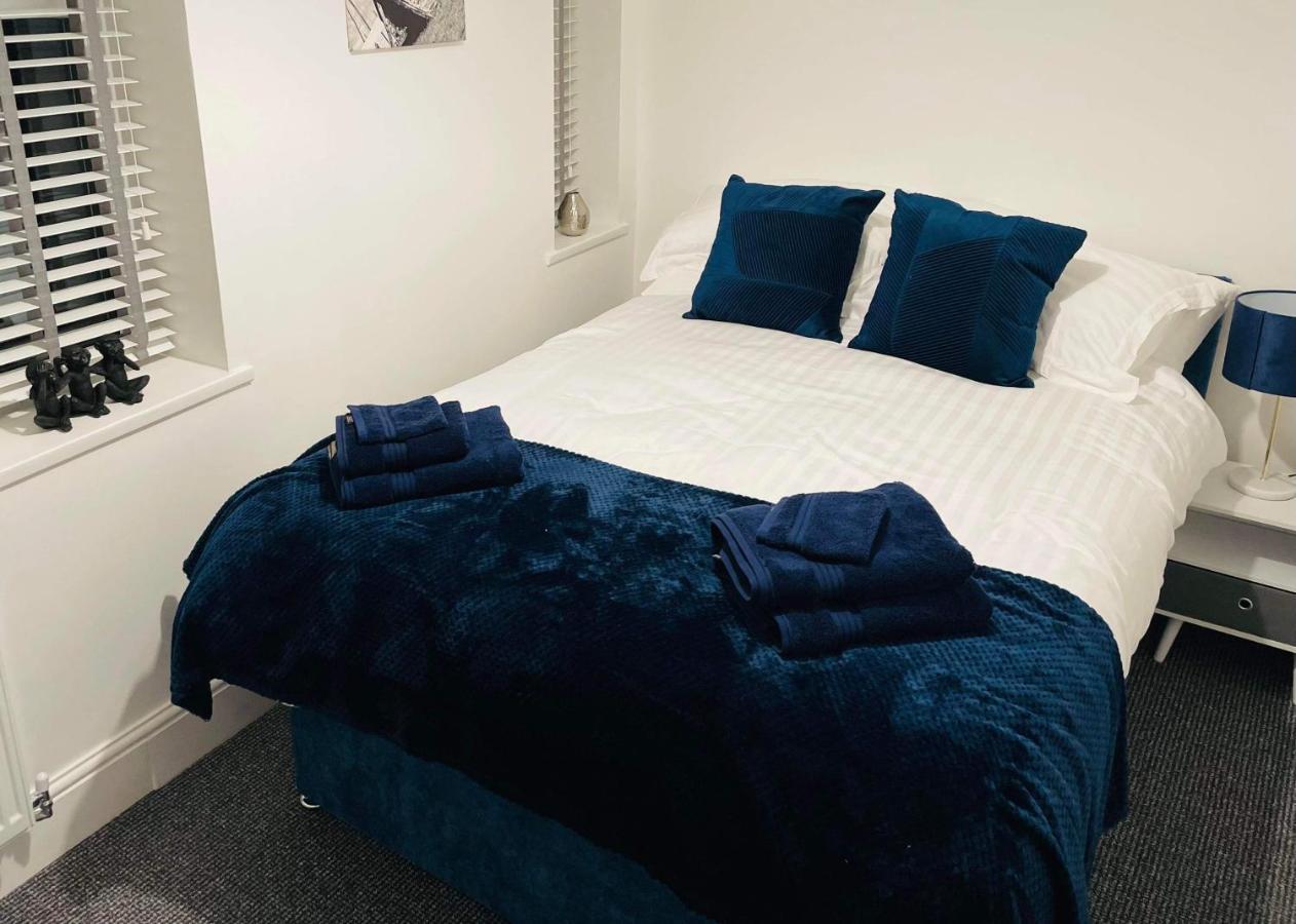Luxury 3 Bed Sleeps 6-8 Apartment Blackpool
