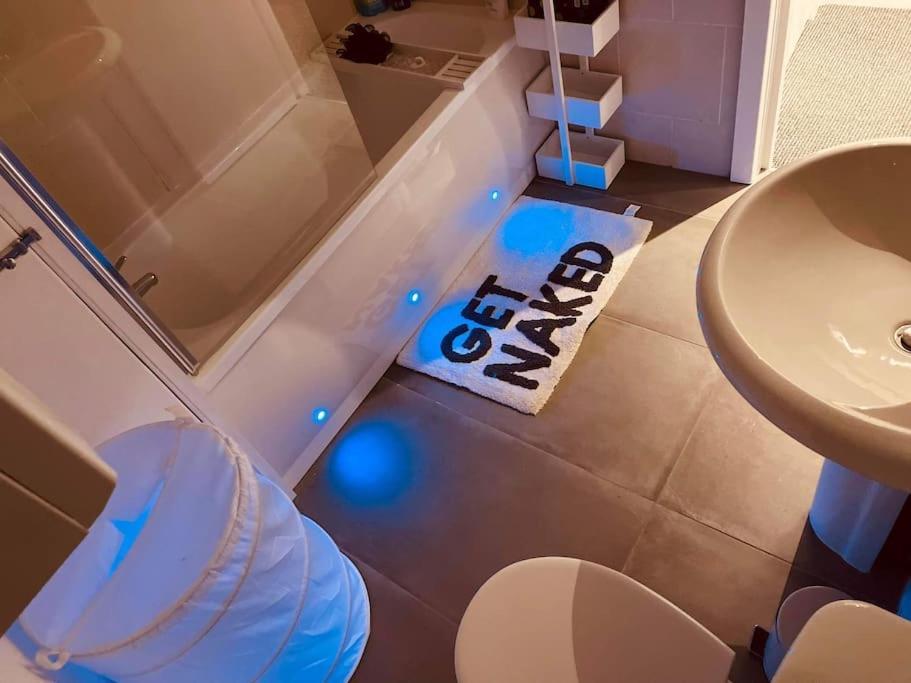 Apartment Luxury 3 Bed Sleeps 6-8 *