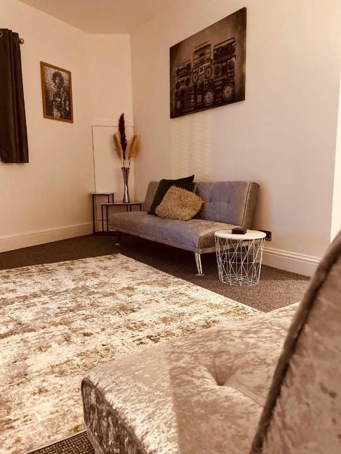 Apartment Luxury 3 Bed Sleeps 6-8