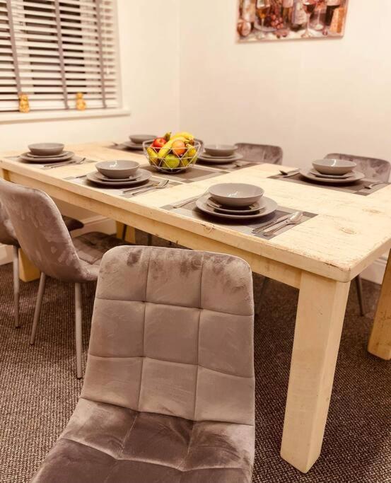Luxury 3 Bed Sleeps 6-8