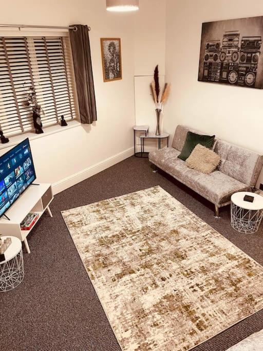 Luxury 3 Bed Sleeps 6-8 Apartment