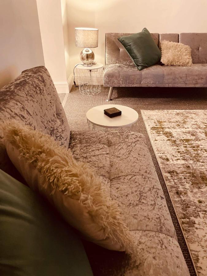 Luxury 3 Bed Sleeps 6-8 Blackpool