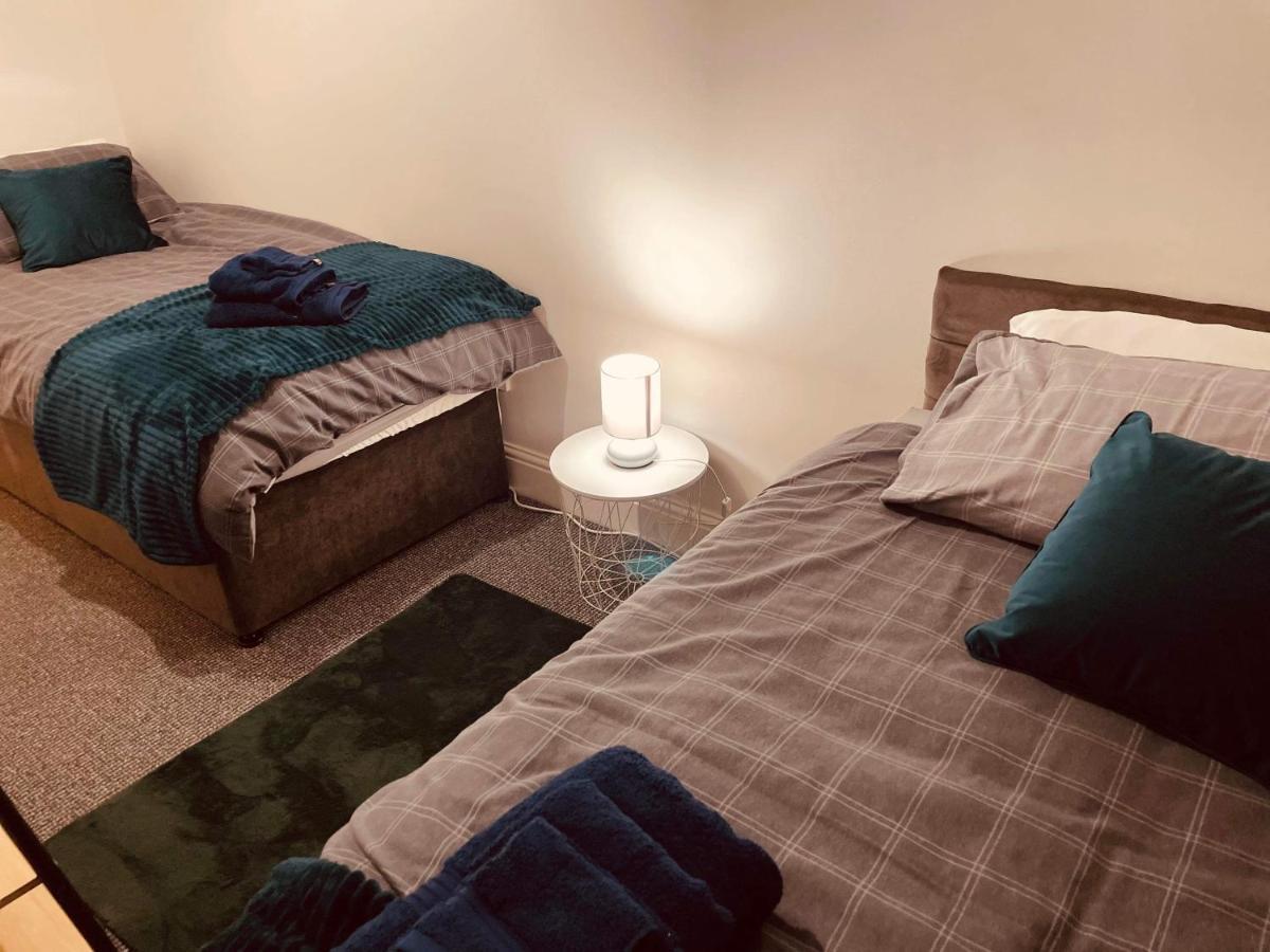 Apartment Luxury 3 Bed Sleeps 6-8 *