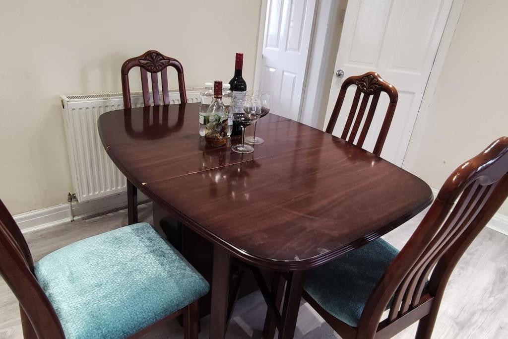 Cheerful 2-bedroom With Off Street Parking Apartment Blackpool