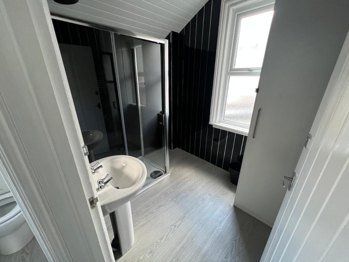 Apartment Safari Apartment, Free Parking, 10min Walk To Tower, Sleeps 12 *