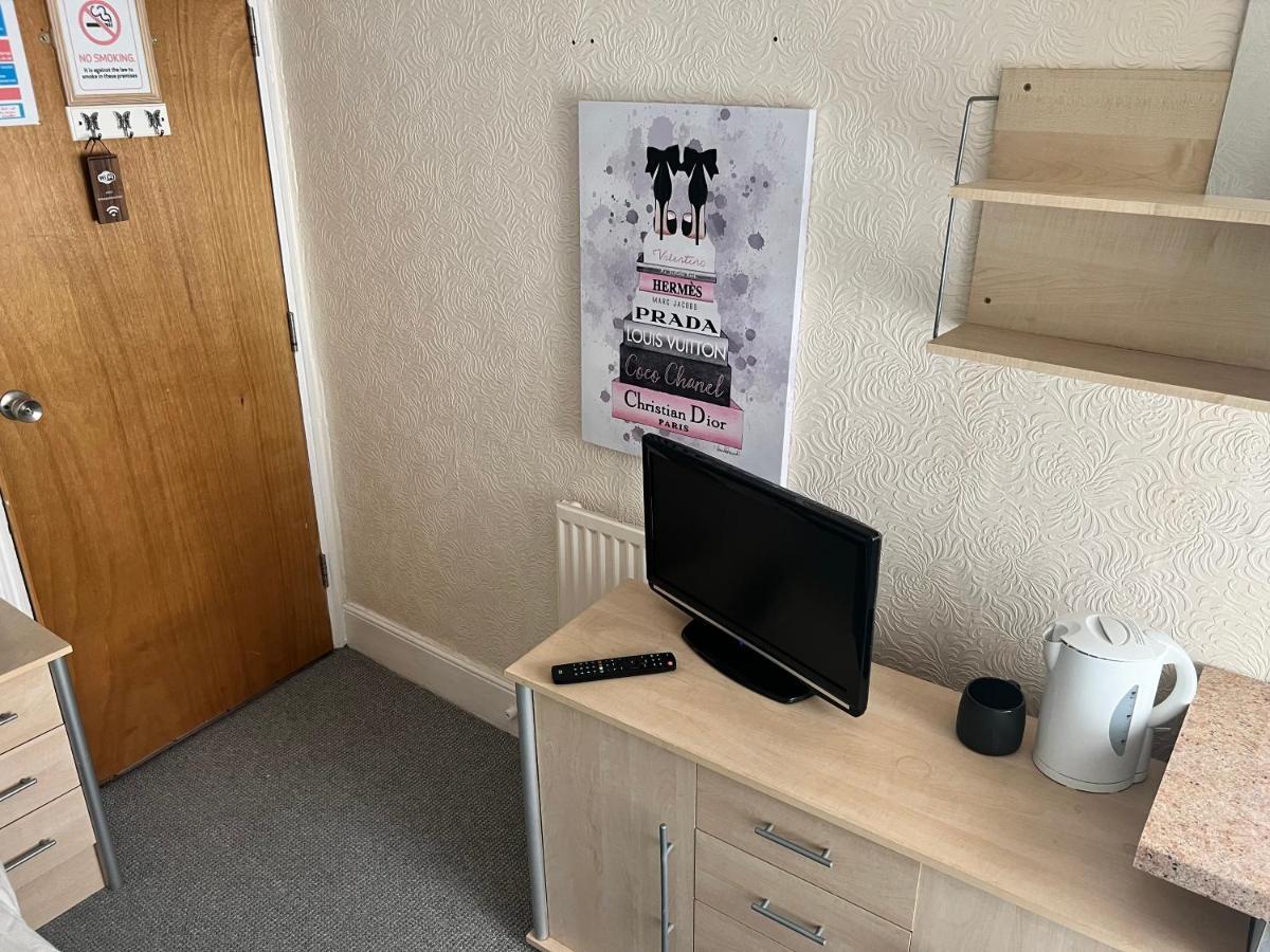 Kirkstead Guesthouse, Pet Friendly Available, Everyone Welcome Blackpool