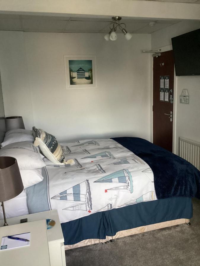 By The Seaside Bed & Breakfast *