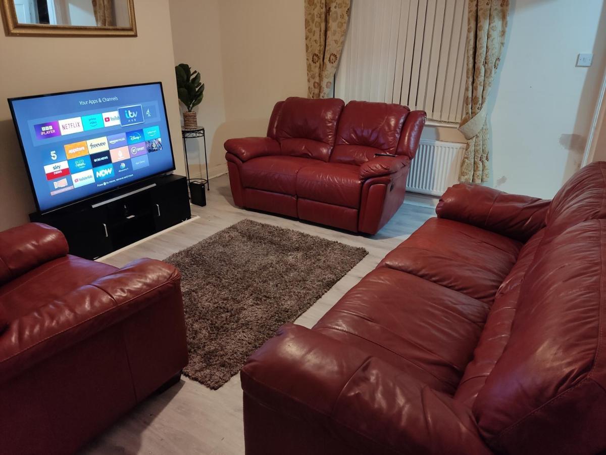 Apartment Cheerful 2-bedroom With Off Street Parking Blackpool