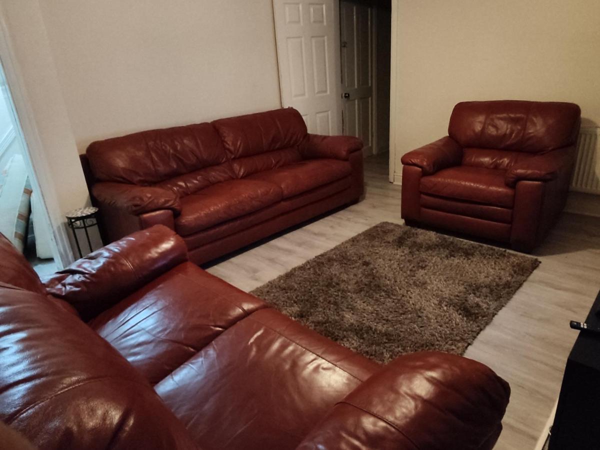 Apartment Cheerful 2-bedroom With Off Street Parking