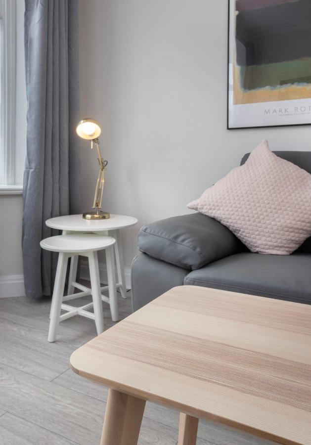 Fantastic! Family Home: Free Parking Blackpool