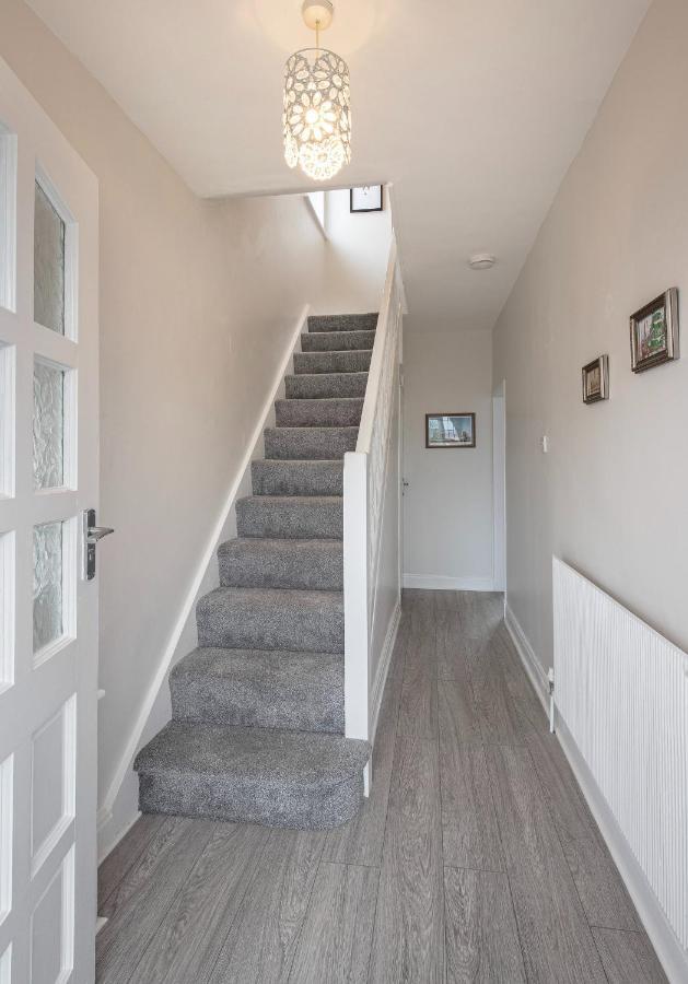 Fantastic! Family Home: Free Parking Holiday home