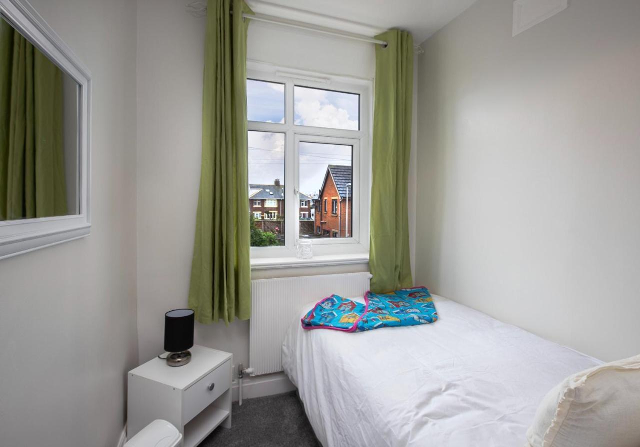 Fantastic! Family Home: Free Parking *