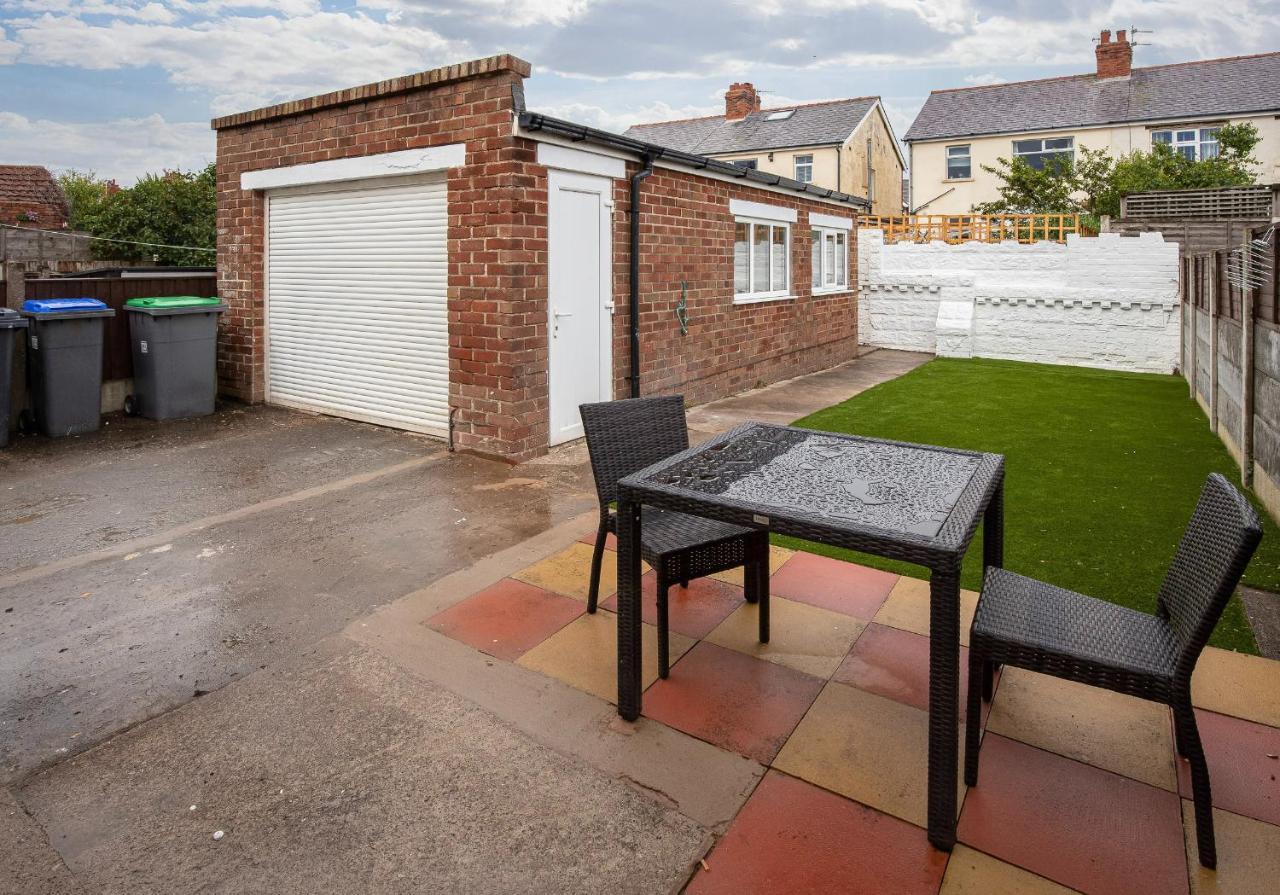 Fantastic! Family Home: Free Parking Holiday home Blackpool