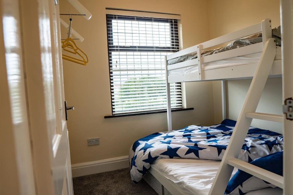 Spacious Family Minutes From The Holiday home