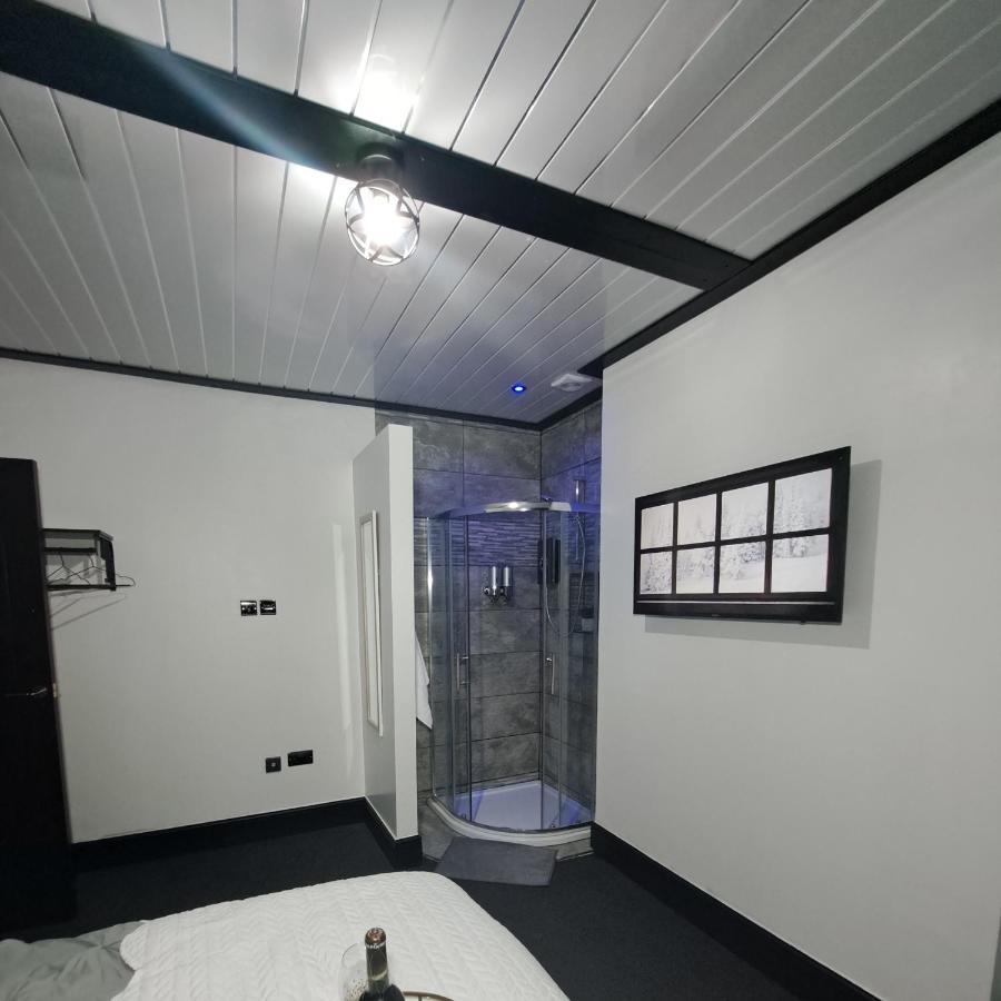Family With Hot Tub , Family Groups Only Holiday home Blackpool