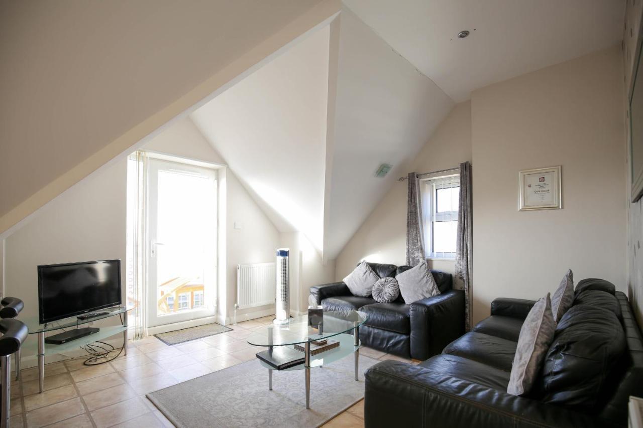 The House, Luxury Apartment *