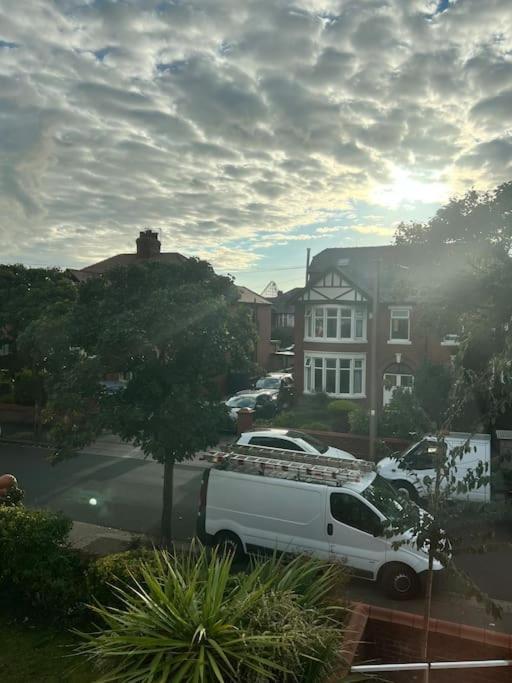 Apartment Hidden Gem W/ Parking Short Walk To Pleasure *