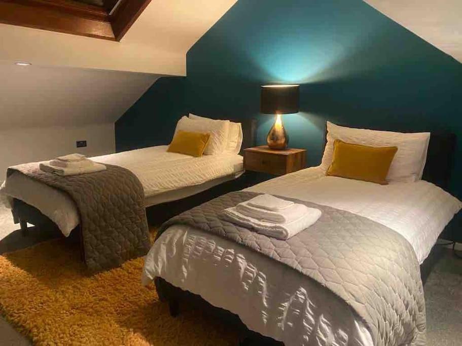 Hidden Gem W/ Parking Short Walk To Pleasure * Blackpool