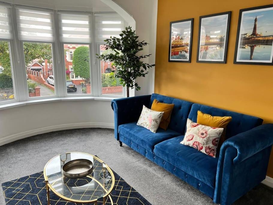 Hidden Gem W/ Parking Short Walk To Pleasure Apartment Blackpool