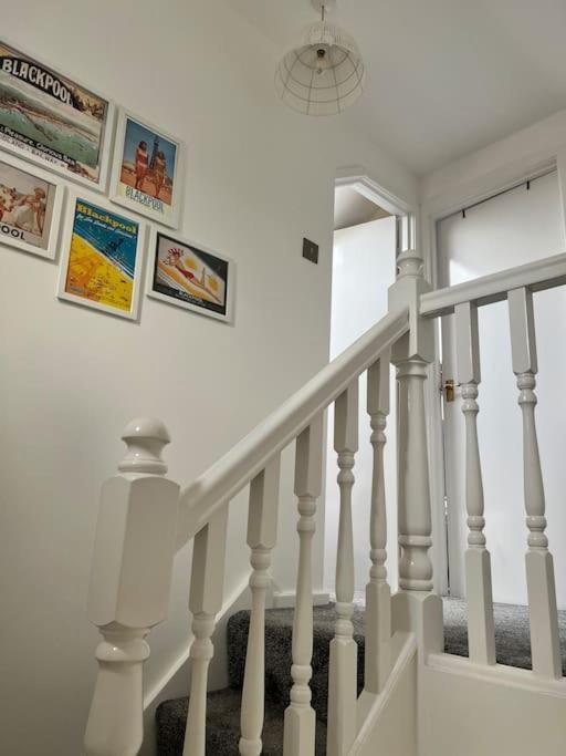 Hidden Gem W/ Parking Short Walk To Pleasure * Blackpool