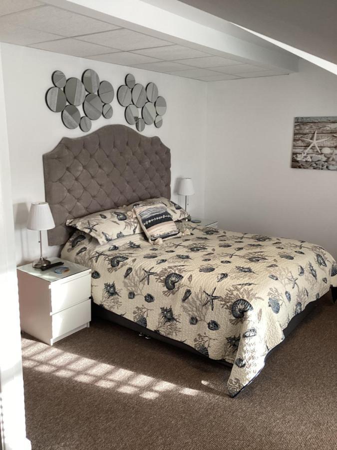 By The Seaside Bed & Breakfast
