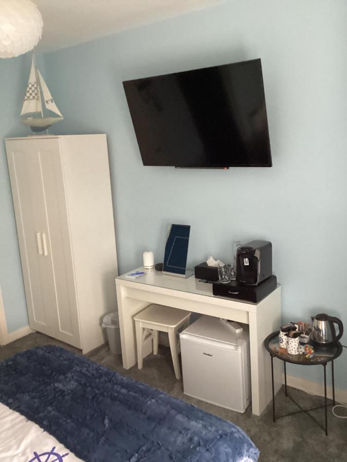 By The Seaside Bed & Breakfast Blackpool