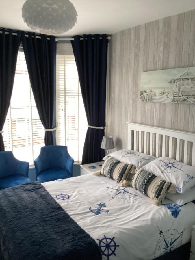 Bed & Breakfast By The Seaside *
