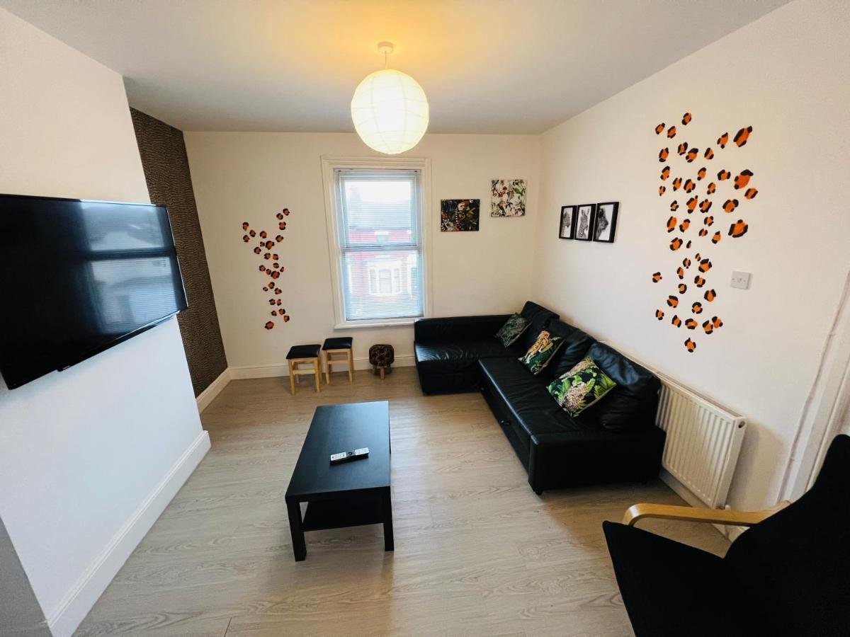 Safari Apartment, Free Parking, 10min Walk To Tower, Sleeps 12