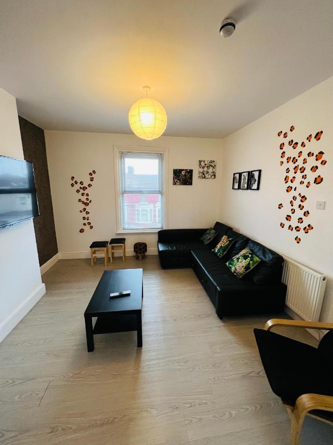 Apartment Safari Apartment, Free Parking, 10min Walk To Tower, Sleeps 12