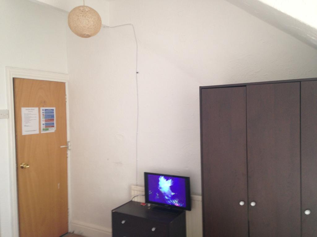 Avonlea Bed & Breakfast Blackpool