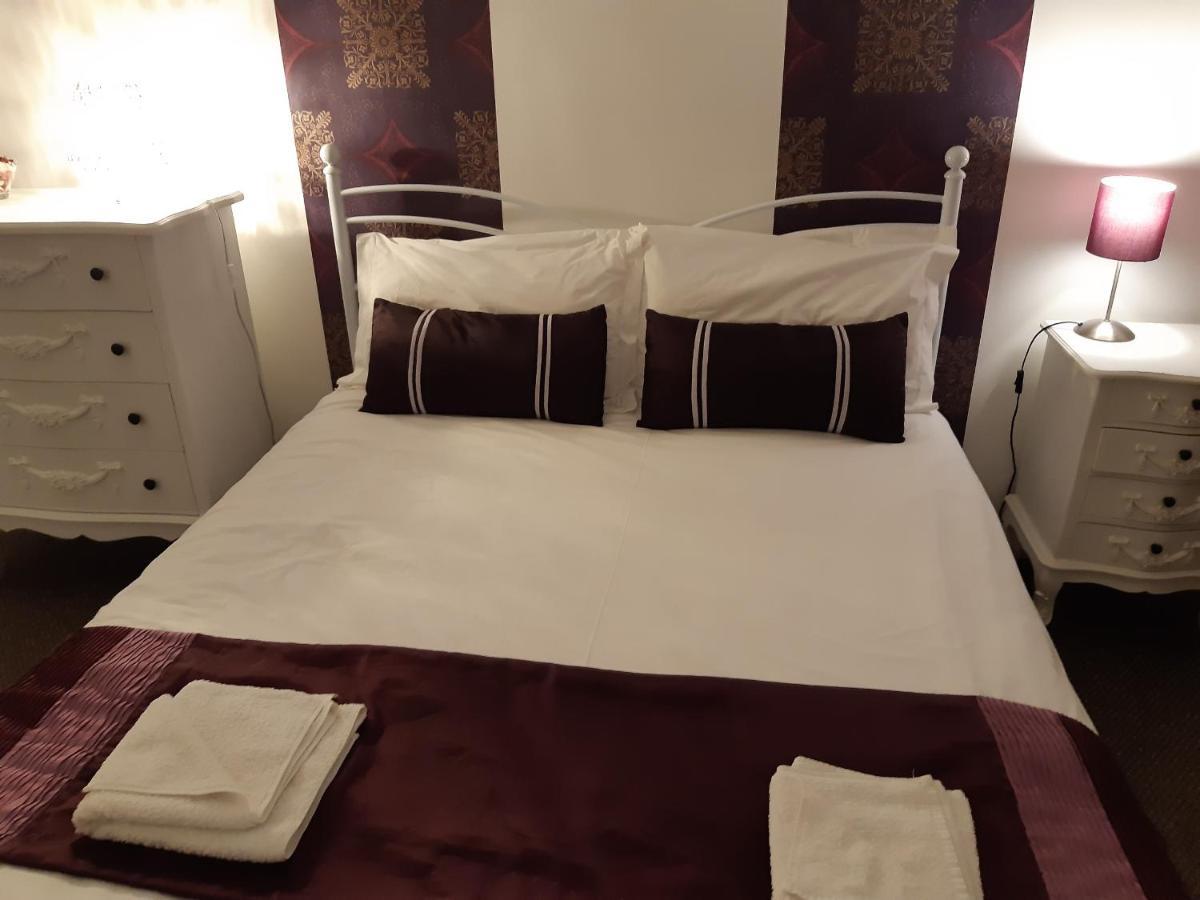 Lodge Abode - Caxton