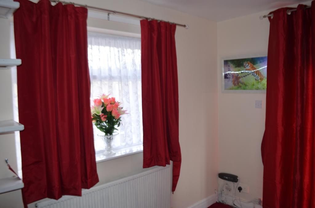 Lyndhurst Bed & Breakfast Blackpool
