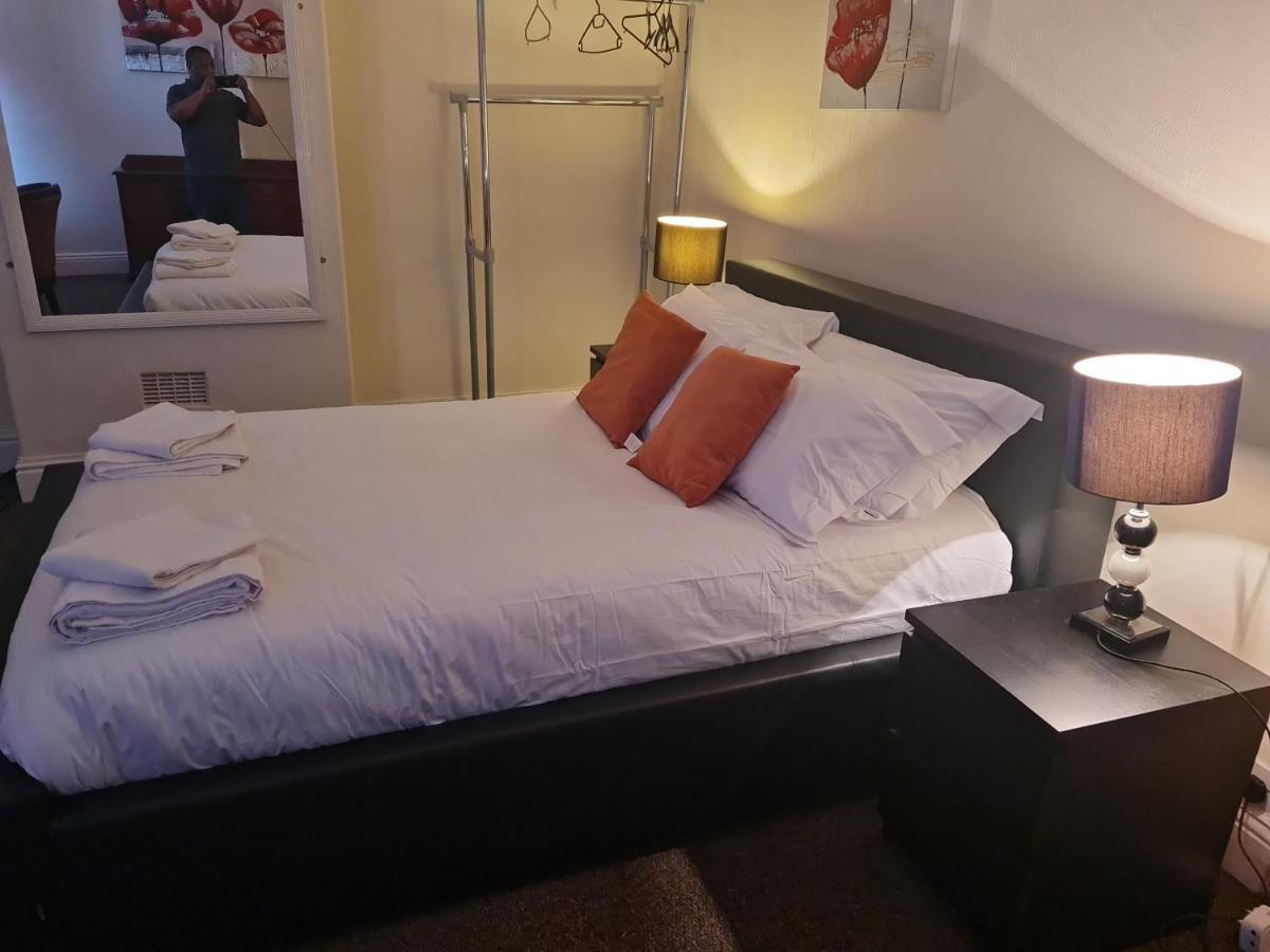 Cheerful 4-bedroom Close To The Sea Holiday home *