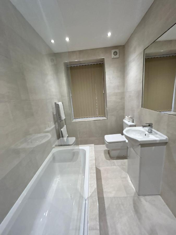 Strawberry Fields By Sasco Apartment *