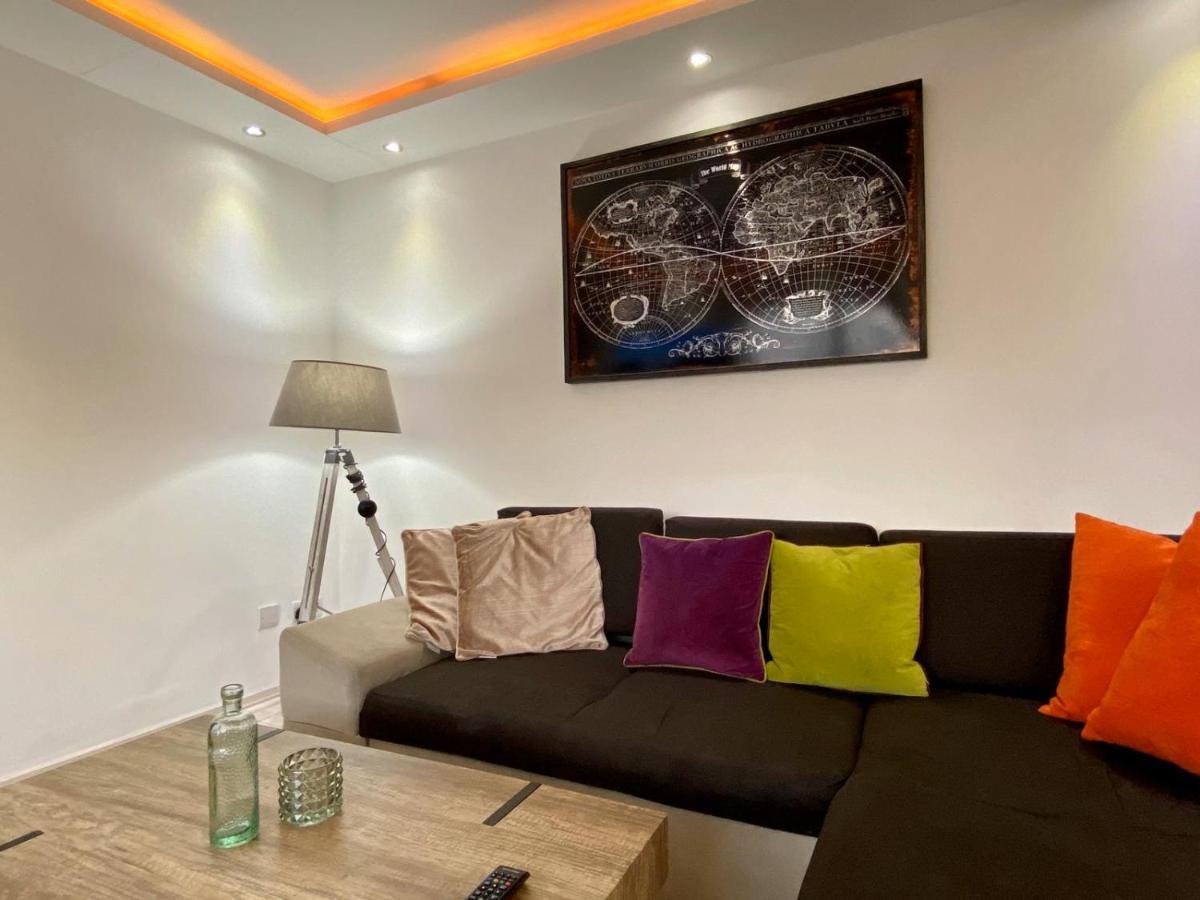 Kennedy House By Service Apartment *