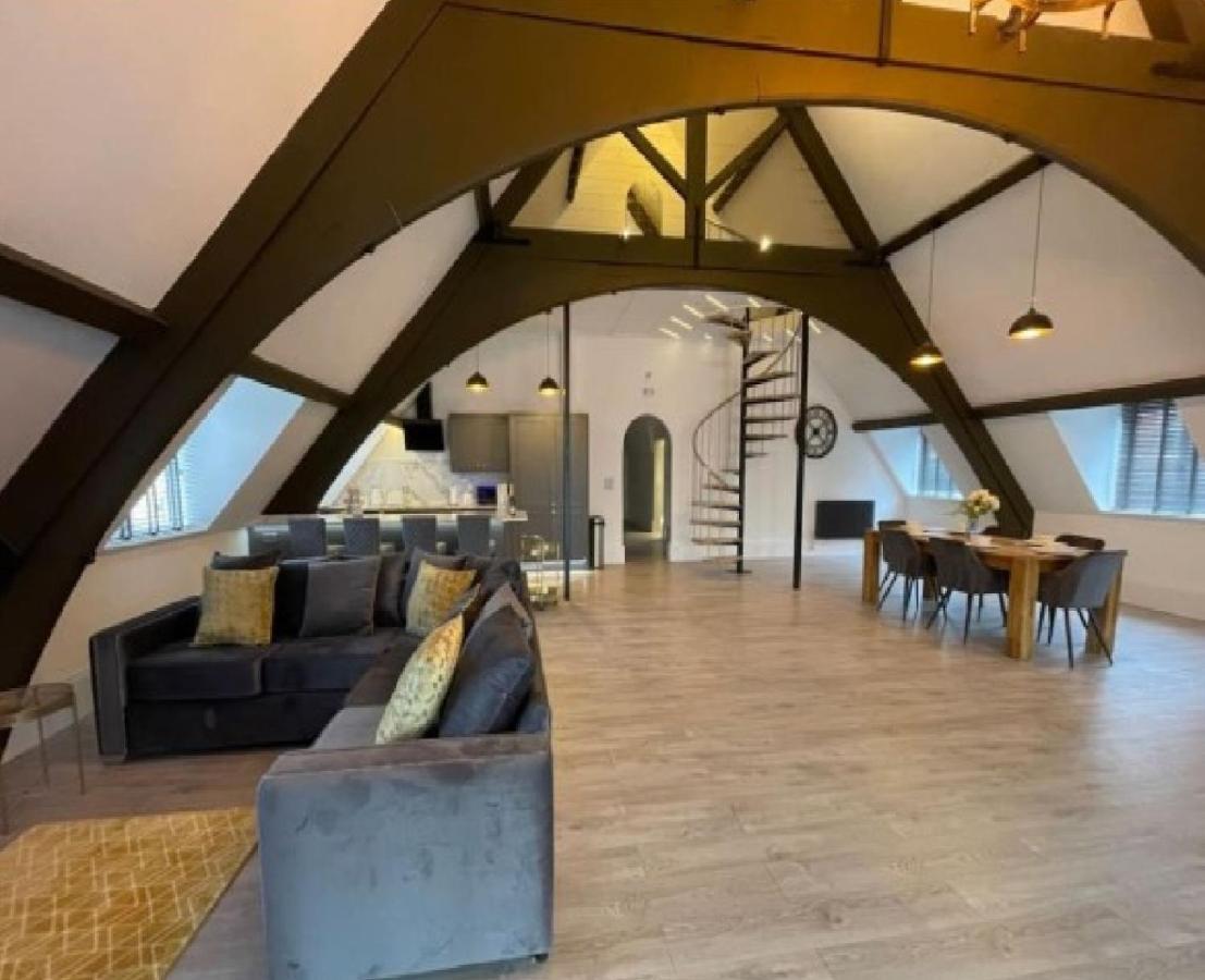 Apartment Luxurious Stylish Church Conversion Blackpool
