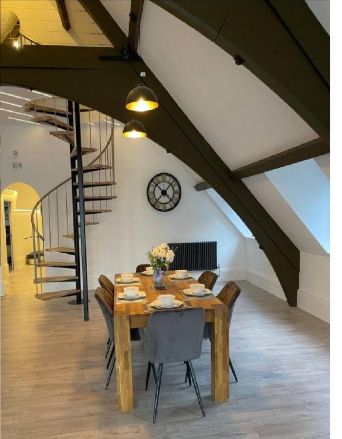 Luxurious Stylish Church Conversion Apartment *