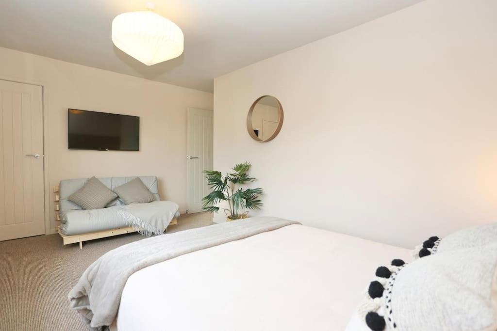 Xxbrand Newxx Sleeps 8, Stylish Japandi House